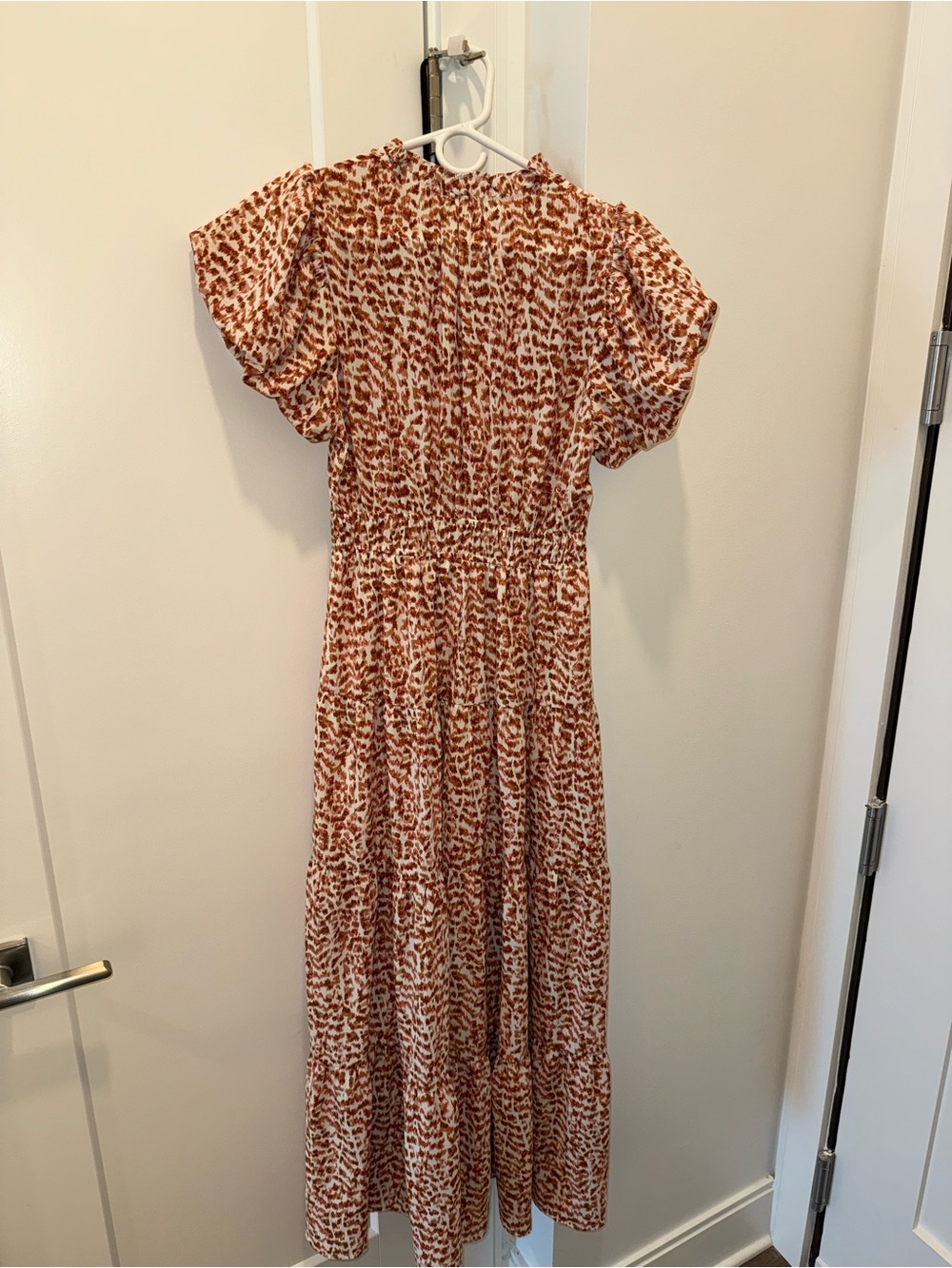 entro Rust and Cream Puff Sleeve Midi Dress - Picture 3 of 4